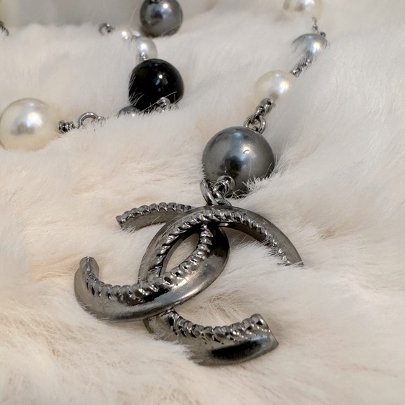 Chanel Gunmetal CC Tri-colored Bead Pearl Necklace & Waist Belt - Picture 4 of 11